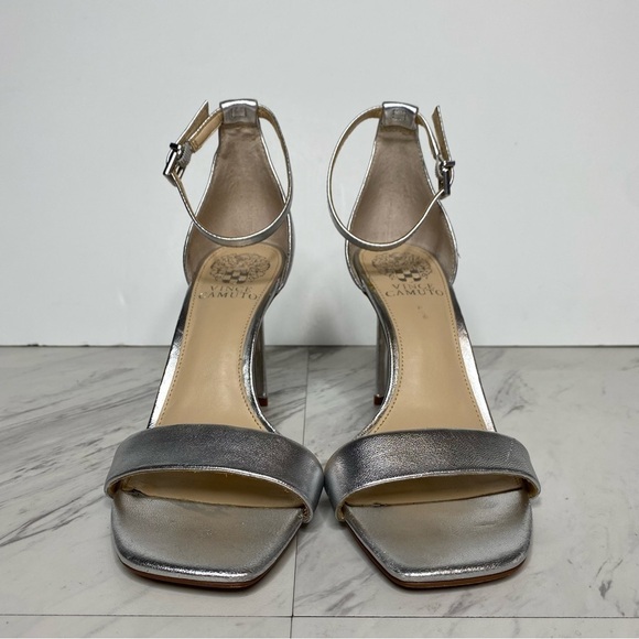 Vince Camuto Lauralie Silver Leather Ankle Strap Heeled Sandal 8M - Picture 2 of 13